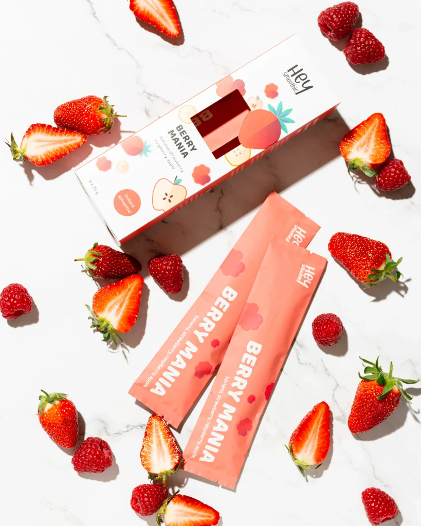 Hey Smoothie Berry Mania smoothie csomagolás eperrel és málnával